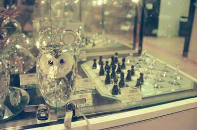 A crystal owl and chess set in a duty-free case — Seoul, in transit (20-25 May 2000)