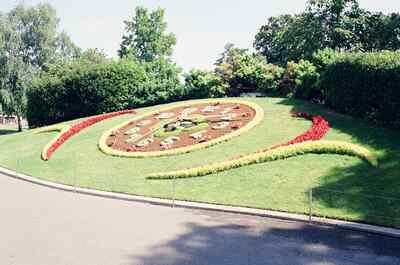 The flower clock in the Jardin Anglais — Geneva, Switzerland (1-3 July 2000)