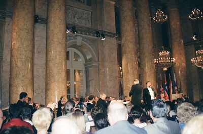 Two tenors sing before the orchestra and seated audience — Vienna, Austria (14-16 June 2000)