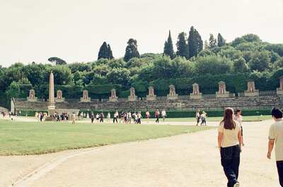The garden amphitheatre with its obelisk and visitors — Florence, Italy (26-27 May 2000)
