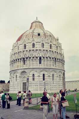 The round Pisa Baptistery with visitors outside — Pisa, Italy (26-27 May 2000)