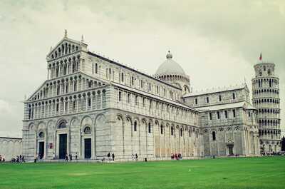 The Cathedral and Leaning Tower across the green lawn — Pisa, Italy (26-27 May 2000)