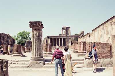 Tourists walking the colonnaded forum and basilica — Pompeii, Italy (28 May - 3 June 2000)