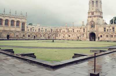 Tom Quad and Tom Tower at Christ Church — Oxford, England (August 2000)
