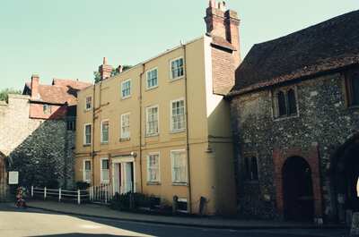The blue plaque on Jane Austen's House — Winchester, England (August 2000)
