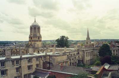 Tom Tower rising above the Christ Church rooftops — Oxford, England (mid-August 2000)
