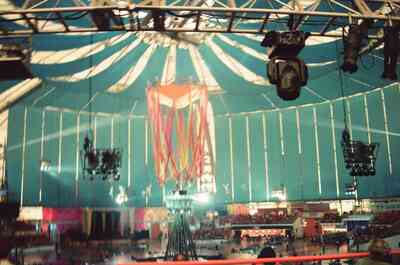 The central show arena under the teal tent canopy — London, England (August 2000)