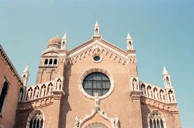 Pinnacled gable and rose window of Madonna dell'Orto — Venice, Italy (7-10 June 2000)