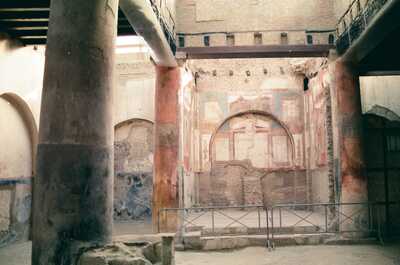 The Venus mural on the garden wall at Pompeii — Pompeii, Italy (4-6 June 2000)