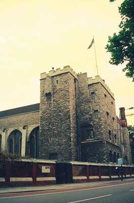 Lambeth Palace, the medieval chapel and Lollards' Tower — London, England (August 2000)