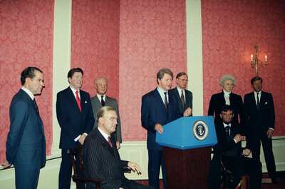 Waxwork US presidents gathered at a lectern — London, England (20-25 July 2000)