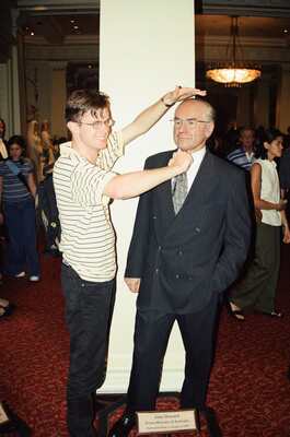 Richard posing beside the waxwork of John Howard — London, England (20-25 July 2000)